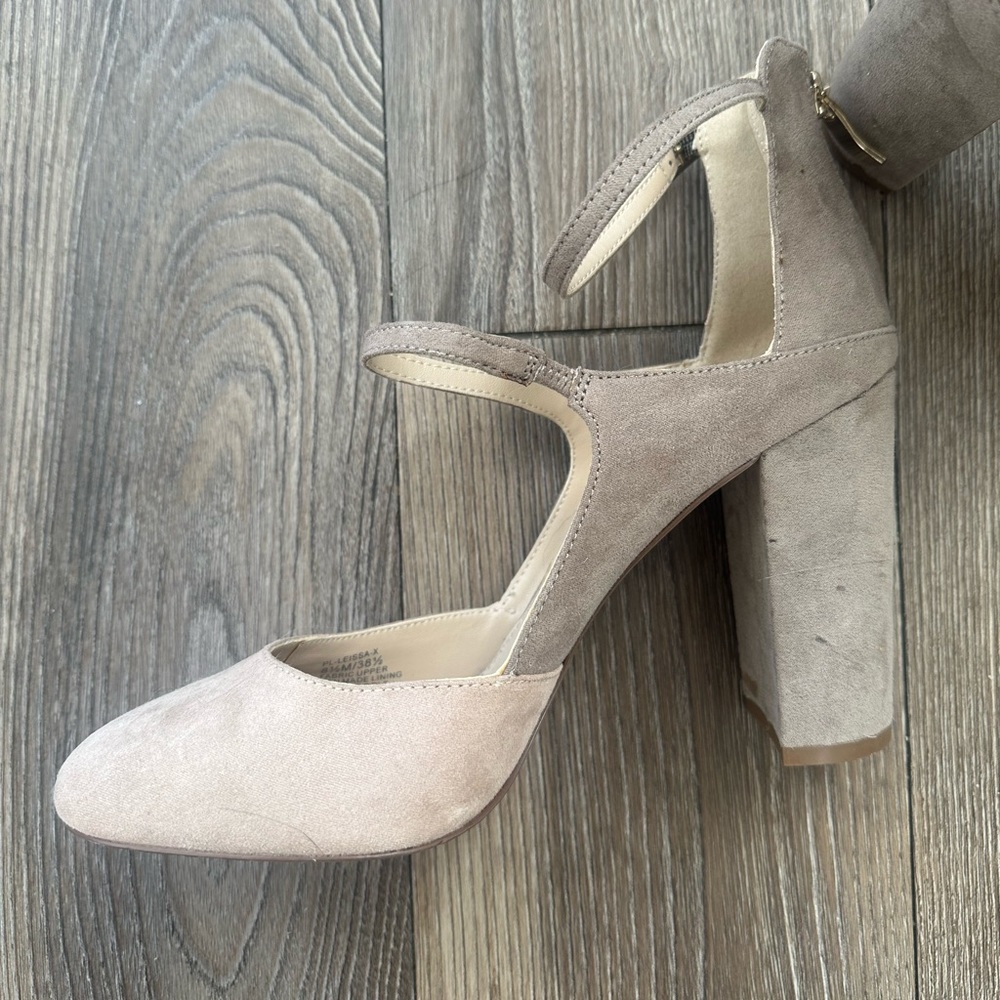 BCBGeneration Taupe/Beige Suede Chunky Heel Pumps (size 8.5) - Picture 2 of 3